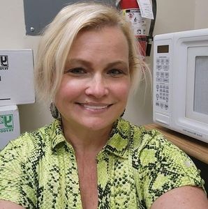 Meet your Posher, Brenda